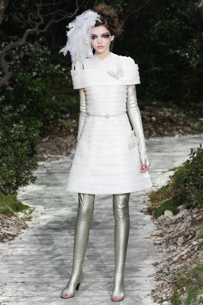 Look 27
